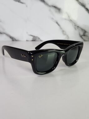 Ray-Ban Puffer Wayfarer Sunglasses with Dark Lenses And Gold Details